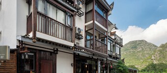 Castle peak yard Inn Guilin