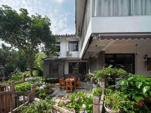 Villa – comfort, dalutsikt | Hageutsikt