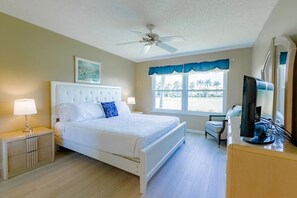 2 Schlafzimmer, Schreibtisch, Bügeleisen/Bügelbrett, Reisekinderbett