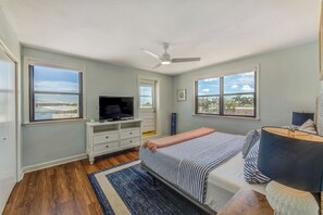 2 bedrooms, desk, iron/ironing board, travel crib