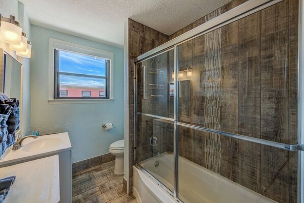 Unclassified image, 1 of 32, button