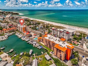 Marina - Madeira Beach Condo |Walk to Beach|Johns Pass|Pool (Madeira Beach)