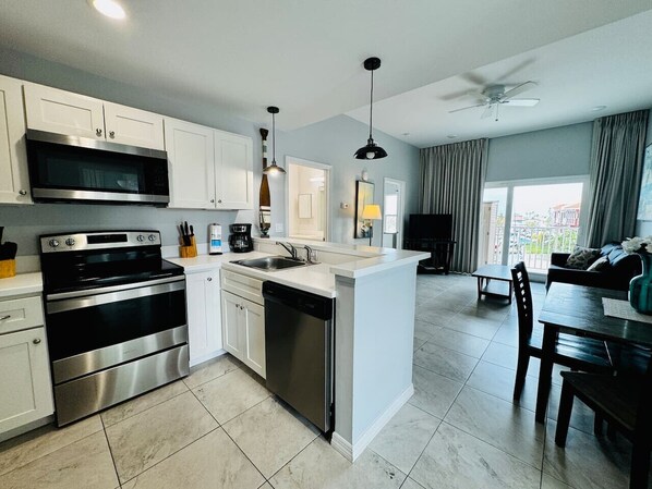 Fridge, microwave, oven, stovetop