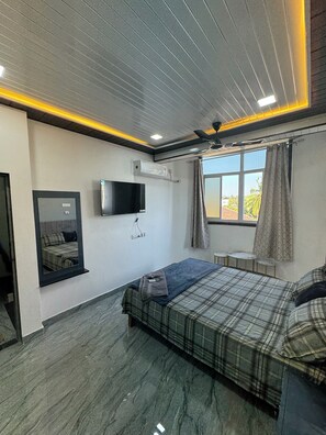 Chambre Deluxe, vue sur la ville | Bureau, espace de travail pour ordinateurs portables