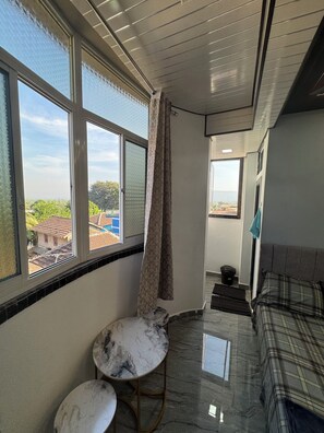 Chambre Deluxe, vue sur la ville | Bureau, espace de travail pour ordinateurs portables