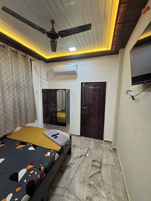 ファミリー ルーム | デスク、ノートパソコン用作業スペース、防音設備、WiFi (無料)