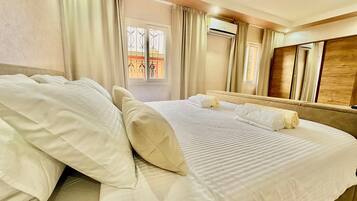 3 bedrooms, desk, iron/ironing board, WiFi (free)