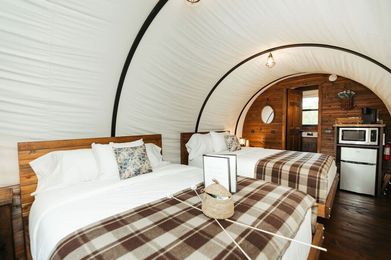 1 bedroom, bed sheets