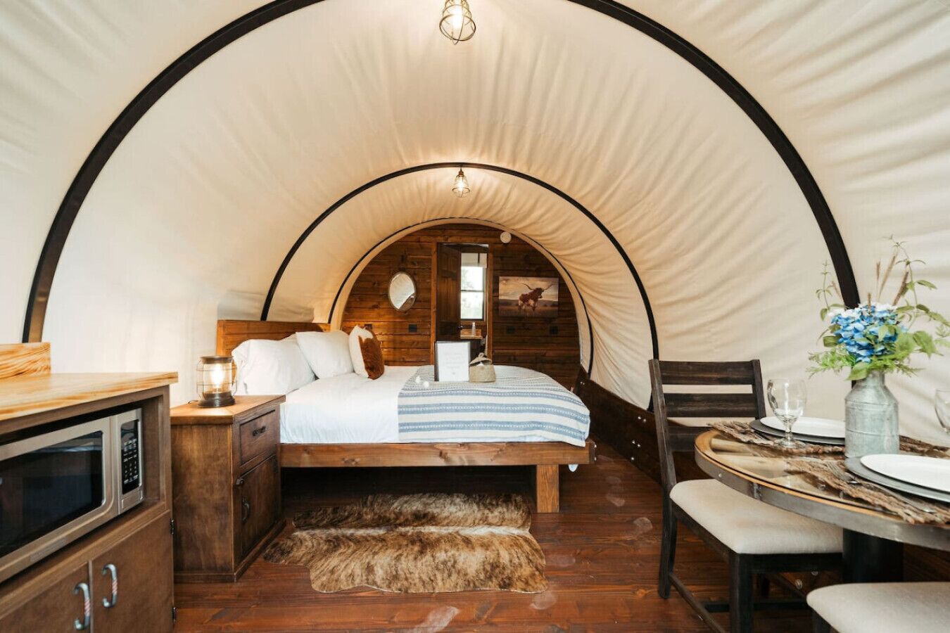 6 bedrooms, bed sheets