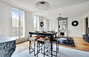 Apartment | Dining