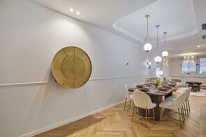 Apartment | Dining