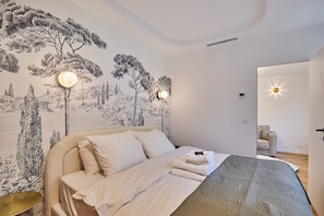 Apartment | Laptop workspace, iron/ironing board, bed sheets - Apartment With AC Saint-germain des Pres / Rennes (Paris)