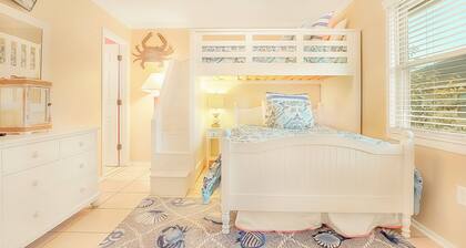 Guest Cottage 77-G: 2 BR, 2.5 BA Cottage in Myrtle Beach, Sleeps 7