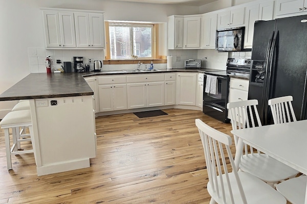 Frigorífic, microones, forn i placa de cuina