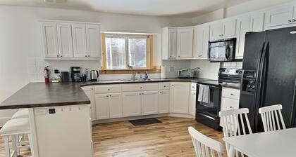 Spacious Modern Corner Home in Driggs Just 20 Minutes to Ski Targhee + Game Room