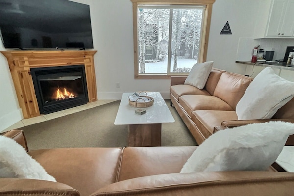 TV connectée, cheminée, jeux vidéo, table de tennis de table