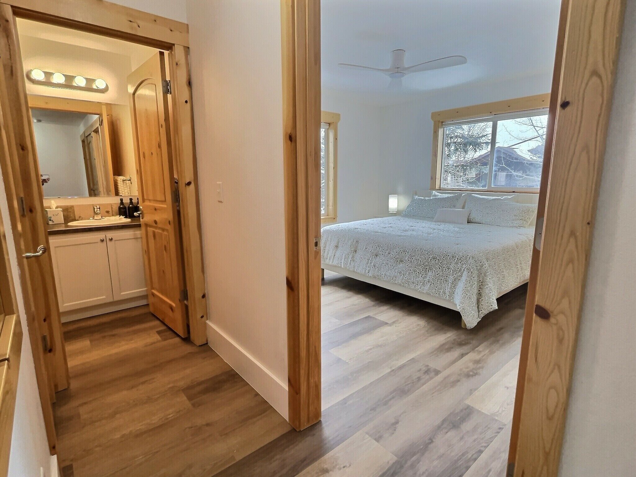 4 habitaciones, tabla de planchar con plancha y wifi gratis 