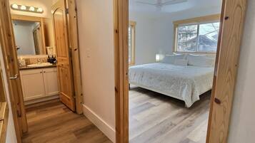 4 habitaciones, tabla de planchar con plancha y wifi gratis