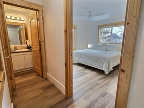 4 bedrooms, iron/ironing board, free WiFi, bed sheets