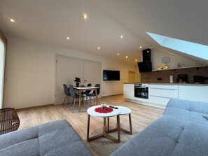 Smart TV - Relaxation in the forest - with swimming pool! (Heßles)