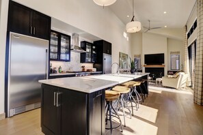 Fridge, microwave, oven, stovetop - Escape to this beautiful home in Frisco on Lupine Lane! (Frisco)