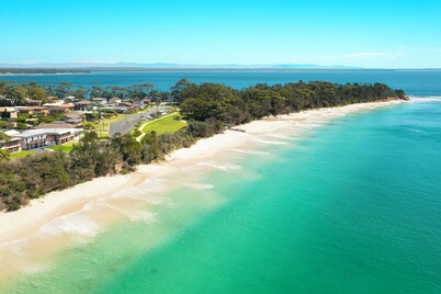 Escape to "On Point", ideal family beach retreat Vincentia - Plantation Point.
