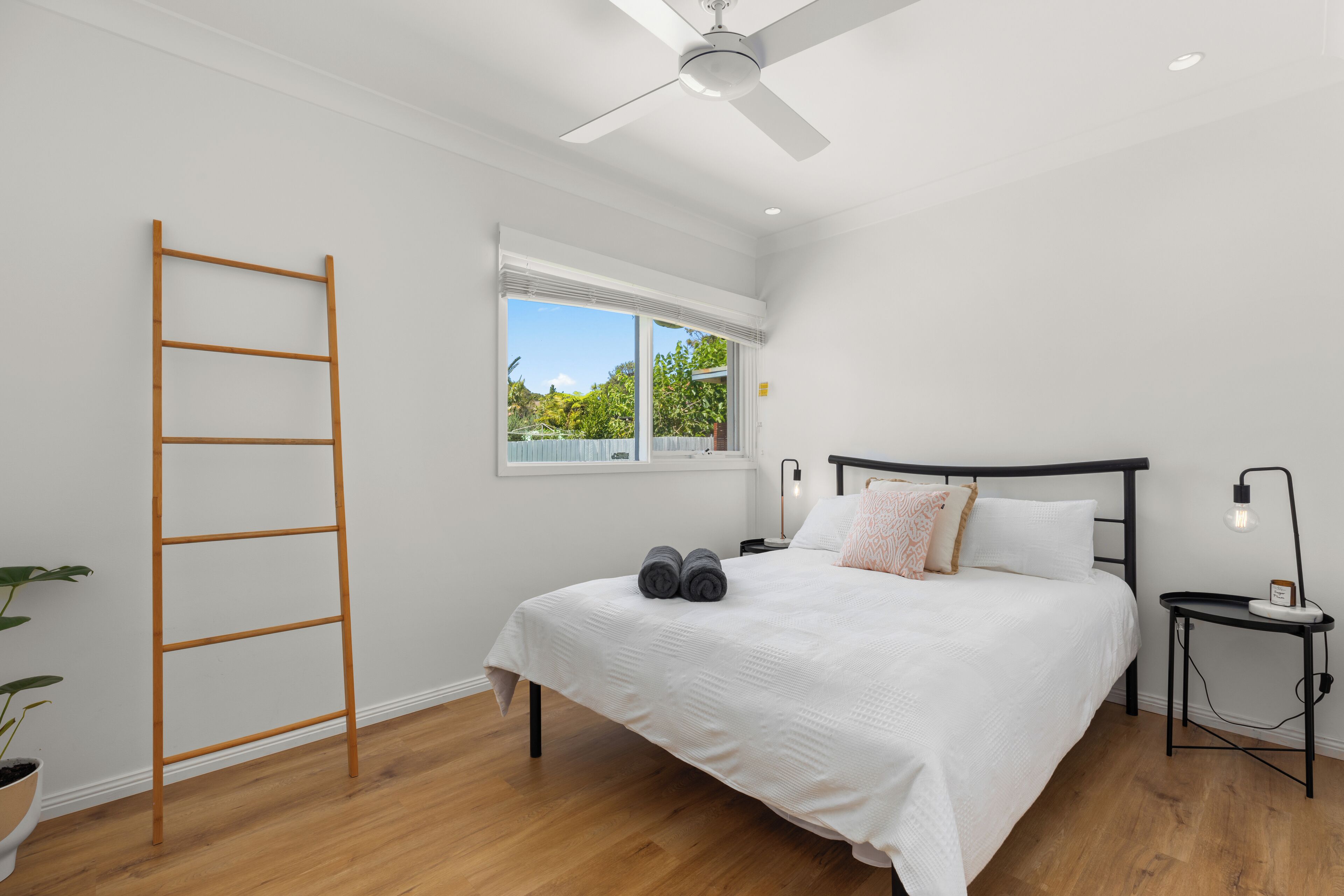 3 soverom, skrivebord, strykejern/-brett og wi-fi (inkludert)