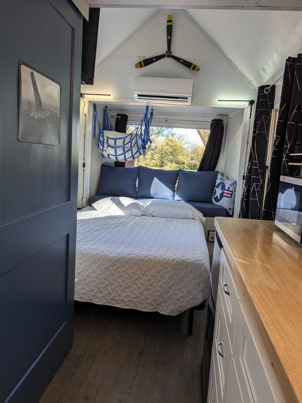 1 bedroom, iron/ironing board, free WiFi, bed sheets