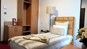 Standard Single Room | Desk, soundproofing, free WiFi