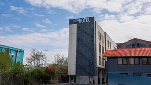 Uklassifisert bilde, 3 av 18, knapp