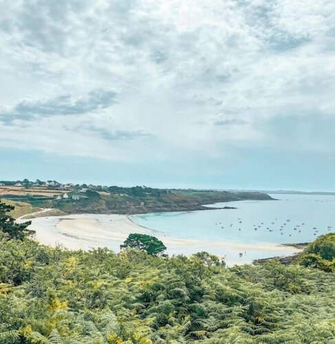 House close to the beach and Brittany coast