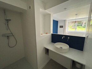 Hårtørrer, håndklæder, Toiletpapir