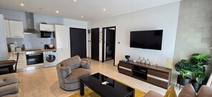 Leilighet – superior, balkong, hageutsikt | Oppholdsområde