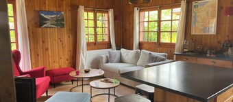 Family chalet, sleeps 8, valley view