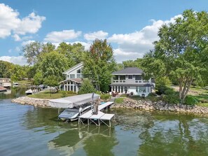 Marina - Luxury Lakeside Oasis
(Middleton)