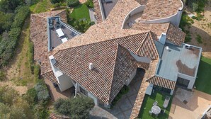 Exterior - Luxury Villa with private beach and splendid pool on Sea Front (Porto-Vecchio)