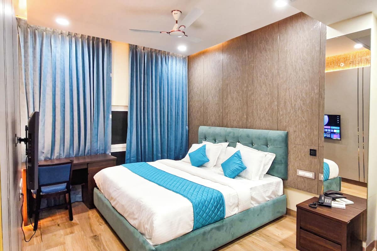 Premium kamer | 1 slaapkamer, luxe beddengoed, een kluis op de kamer, een bureau