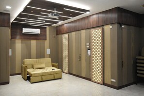 皇家套房 | 高級寢具、客房內保險箱、書桌、隔音