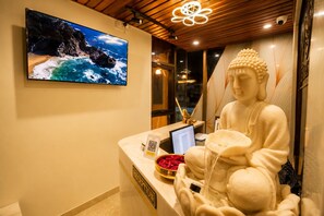Reception - Le Majestic Business Class Hotel  (Puducherry)