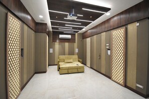 Royal Suite | Premium bedding, pillow-top beds, in-room safe, desk - Le Majestic Business Class Hotel  (Puducherry)