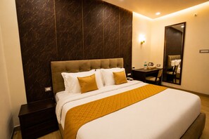 Premium bedding, pillow-top beds, in-room safe, desk - Le Majestic Business Class Hotel  (Puducherry)