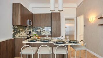 Apartment | Private kitchen | Fridge, microwave, oven, stovetop