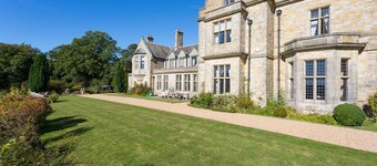 Ravenclaw Hall - Seven Bedroom Villa, Sleeps 13
