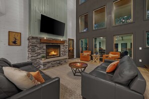 Interior - Family FUN Paradise:Treehouse,Daybed,Arcade! (Broken Bow)