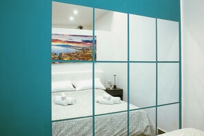 1 bedroom, iron/ironing board, WiFi, bed sheets - Exclusive use apartment, one of the most elegant and central streets in Naples (Napoli)