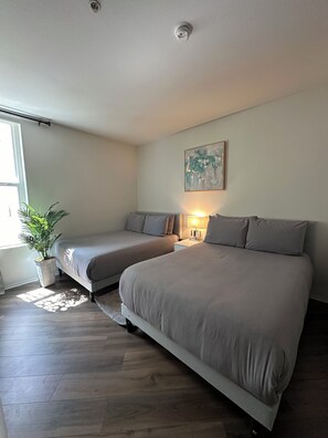 3 chambres, fer et planche à repasser, Wi-Fi, draps fournis