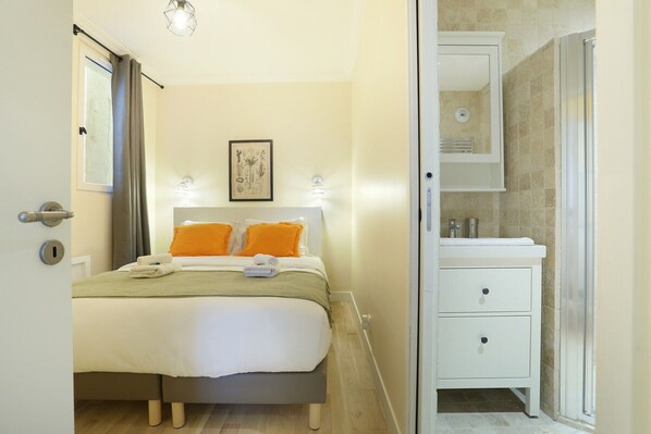 アパートメント | 1 室のベッドルーム、ノートパソコン用作業スペース、アイロン / アイロン台、ベッドシーツ