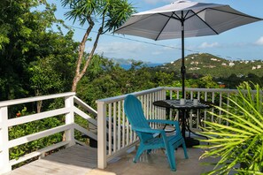 Outdoor dining - Anestasi Cottage

Brand new charming cottage with water views close to Cruz Bay (Cruz Bay)