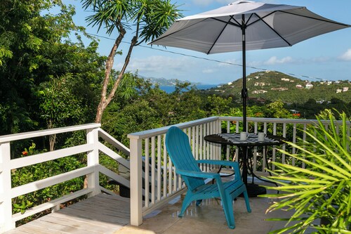 Anestasi Cottage

Brand new charming cottage with water views close to Cruz Bay