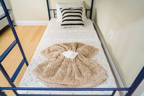 3 dormitorios, tabla de planchar con plancha, wifi gratis y ropa de cama